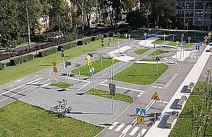 Kolejna przymiarka do miasteczka ruchu drogowego. Dwie propozycje