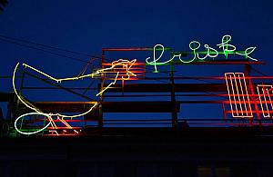 Wolskie szkoły bardziej "neonowe"? Zadecyduje wola mieszkańców