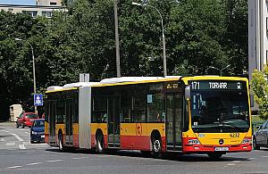 Autobusy linii 171 notorycznie spóźnione. Może 220-tka pomogłaby na Chomiczówce?