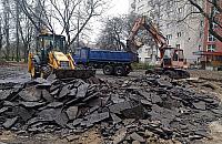 Mniej betonu - więcej zieleni na Bielanach. Podwórkowe rewolucje pójdą dalej