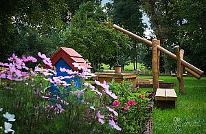 Boso po kamykach. Wkrótce powstanie naturalny plac zabaw na Białołęce