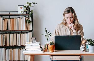 Ocenianie przcodawcy w internecie