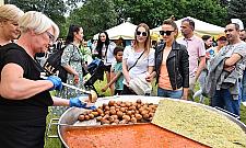 Weekendowe grillowanie w parku Moczydło. Co rzucą na ruszt?