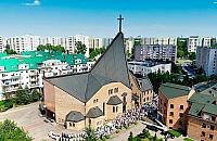 Alkohol, koczowanie bezdomnych, wulgaryzmy. Codzienność w okolicy parafii