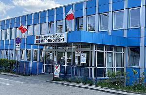 Tragedia w Szpitalu Bródnowskim. Pacjent wypadł z szóstego piętra