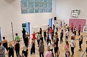Taniec, empatia i wsparcie w walce z rakiem piersi - wyjątkowe warsztaty taneczne na Żoliborzu