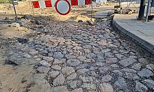 Pamiątka z czasów okupacji hitlerowskiej odkopana spod asfaltu