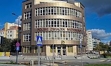 Upamiętnią pałac bankiera. Dziś stoi tu PZMot