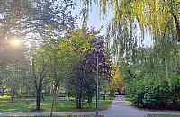 Wymieniają latarnie w żoliborskich parkach