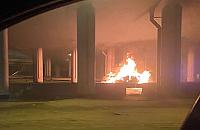 Auto stanęło w płomieniach. Strażacy na Wisłostradzie