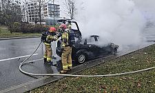 Samochód spłonął na Maczka. Kierowca zdążył wyjść