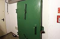 Schron powróci do bemowskiego ratusza. Kto z niego skorzysta?