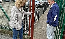 Wąskie przejście do szkoły przyczyną wielu kolizji