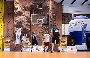 Mieszkańcy nie mogą korzystać ze ścianki wspinaczkowej