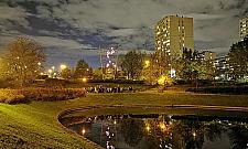 Neon na Kępie Potockiej ma już 15 lat. Pora na renowację