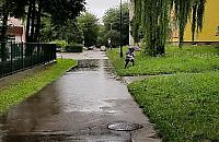 Kiedy odwodni� Brygadzist�w? Tak wygl�da droga do szko�y i przedszkola