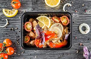 Wybór odpowiednich pojemników i folii do zgrzewania - na co zwrócić uwagę?