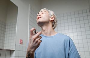 Jak dobrać zapach perfum do siebie? Poradnik dla mężczyzn