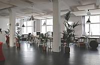 Projekt hali z biurem - jak wykorzystać przestrzeń do maksimum?