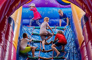 Dzień Dziecka pełen radości i zagadek. Detektywi, kosmiczna sowa i dużo śmiechu