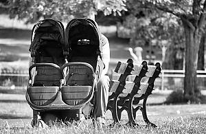 Wózki spacerowe dla bliźniaków - na co zwrócić uwagę przy zakupie?