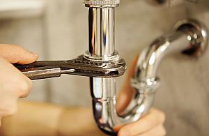 Jak wybrać najlepszego hydraulika w Warszawie? Poradnik dla mieszkańców stolicy