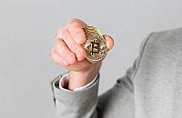 Czy stacjonarny kantor kryptowalut w Warszawie to dobre rozwiązanie dla początkujących inwestorów?