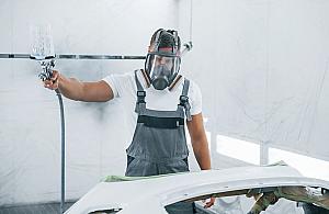 Profesjonalny lakiernik samochodowy w Piasecznie - jak wybrać dobrego specjalistę?