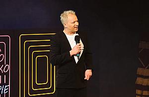 Maciej Stuhr na scenie Komedii. "Mam to wszystko w standupie!"