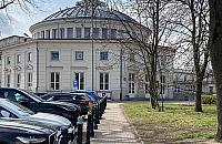 Trudne parkowanie pod Teatrem Komedia