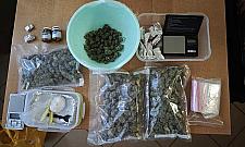 Dilerzy zatrzymani na Żoliborzu. Policja znalazła ponad 300 gramów marihuany