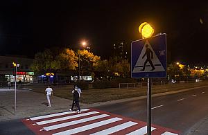 Aktywne "zebry" i dowietlenia. Biaoka stawia na bezpieczestwo pieszych