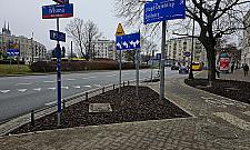 Kolejna metamorfoza placu Wilsona. Nowa ławka, poidełko i kwitnące krzewy