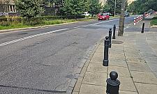 Ulica Krajewskiego w fatalnym stanie. Brakuje też zieleni