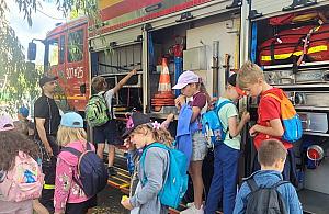 "Lato w Mieście" na Bemowie. Dzieci spotkały się ze strażakami