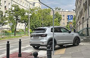 Kierowcy, paczkomat i słońce. Radny prosi o zmiany na Zajączka