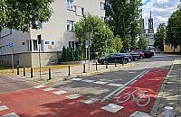 Słupki na Toeplitza? Radny apeluje o ochronę pieszych