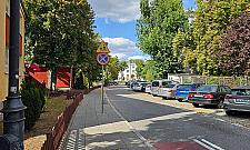 Słupki na Toeplitza? Radny apeluje o ochronę pieszych