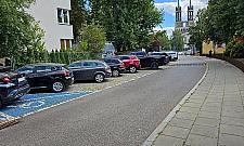 Słupki na Toeplitza? Radny apeluje o ochronę pieszych