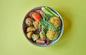 Czy catering wegetariański się opłaca? Podejmij świadomą decyzję!