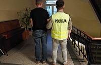 Agresywny klient groził nożem ochroniarzowi. Zatrzymał go świadek