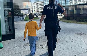 10-latek sam w Alejach Jerozolimskich. Policjanci pomogli mu wrócić do domu