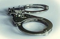 Mężczyzna kopał pod krzakiem. Szczerze przyznał, czego szukał