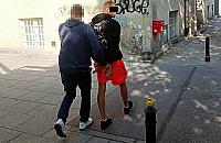 Brutalne pobicie na Białołęce. Policja zatrzymała trzech mężczyzn