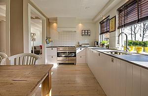 Gdzie zamieszkać pod Warszawą? Odkryj najlepsze lokalizacje!