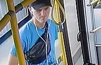 Kradzież telefonu w autobusie 521. Policja publikuje zdjęcia podejrzewanego