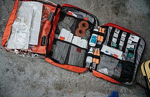 Apteczka survivalowa - jak ją stworzyć i co powinno się w niej znaleźć?