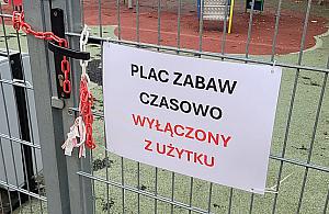 Plac zabaw przy Głębockiej zamknięty na cztery spusty
