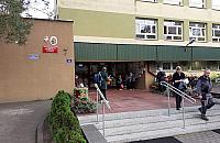 Duchota w sali gimnastycznej. Na rolety burmistrza nie stać