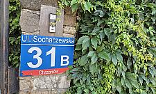 Toną w błocie. Domagają się normalnej ulicy z chodnikami